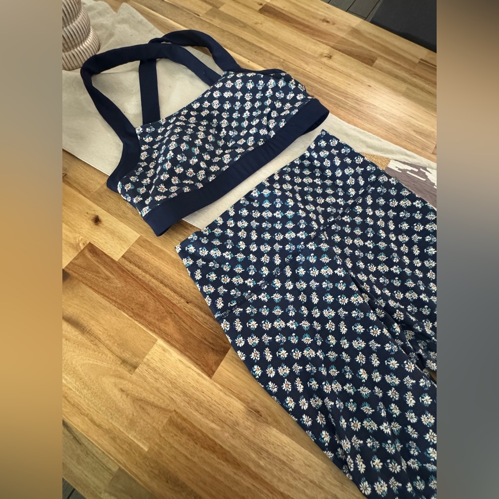 Fabletics Floral Patterned Activewear Set - image 1